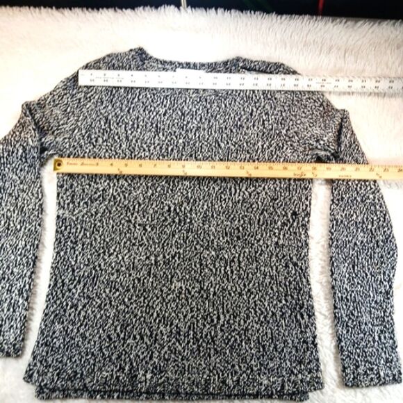 Liz Claiborne Sweater Size Medium Pullover Black White Gray Marled Crew Neck - Picture 6 of 8